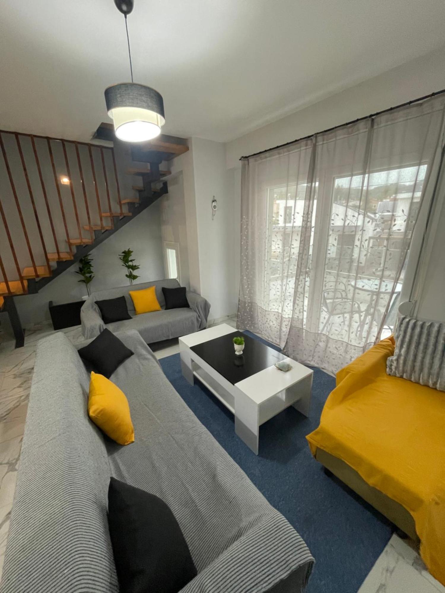 Chara's House Apartment *